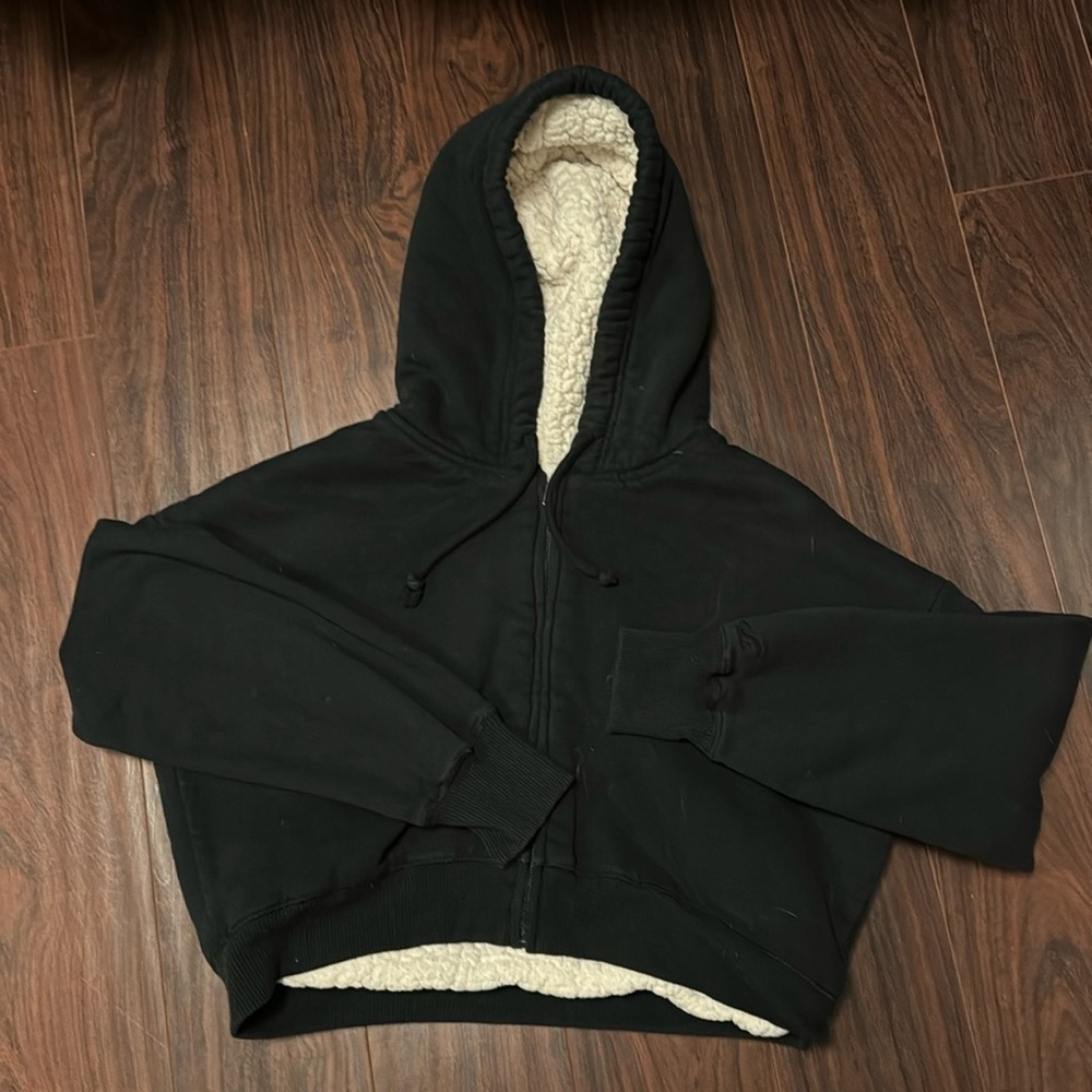 Hollister fleece lined cropped hoodie